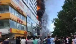 杨家坪吃瓜最新事件爆料,揭秘最新爆料背后的真相与争议